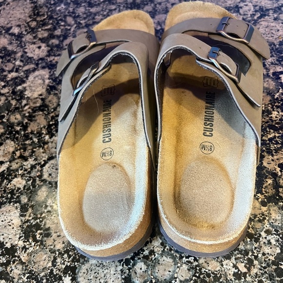 Cushion, air, ladies, sandal size 8 1/2 excellent condition Tang colored - Picture 4 of 10